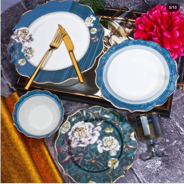 Service de table China Bone de 24 pièces, assiettes et bols présentés ensemble