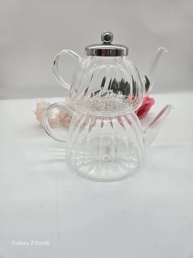 Double théière en verre borosilicate Lori au design transparent à double compartiment et parois cannelées