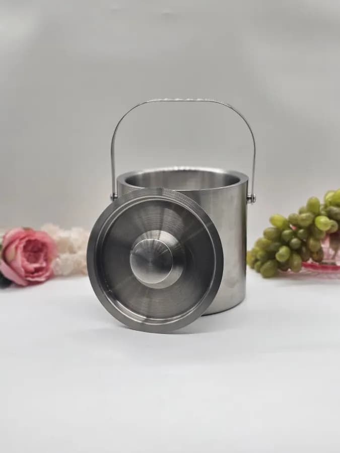 Vase décoratif marron en céramique imprimée 3D, à la texture côtelée