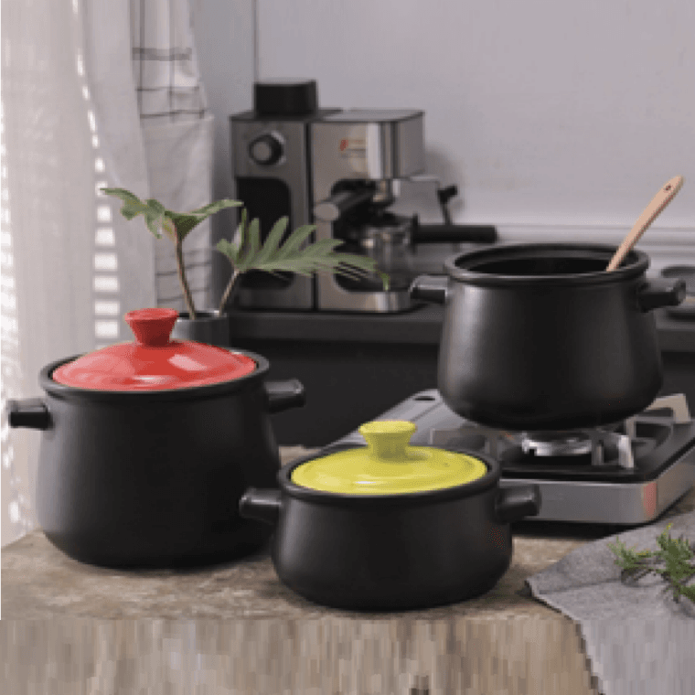 Set de deux grands récipients de 6 L de couleurs différentes, côte à côte