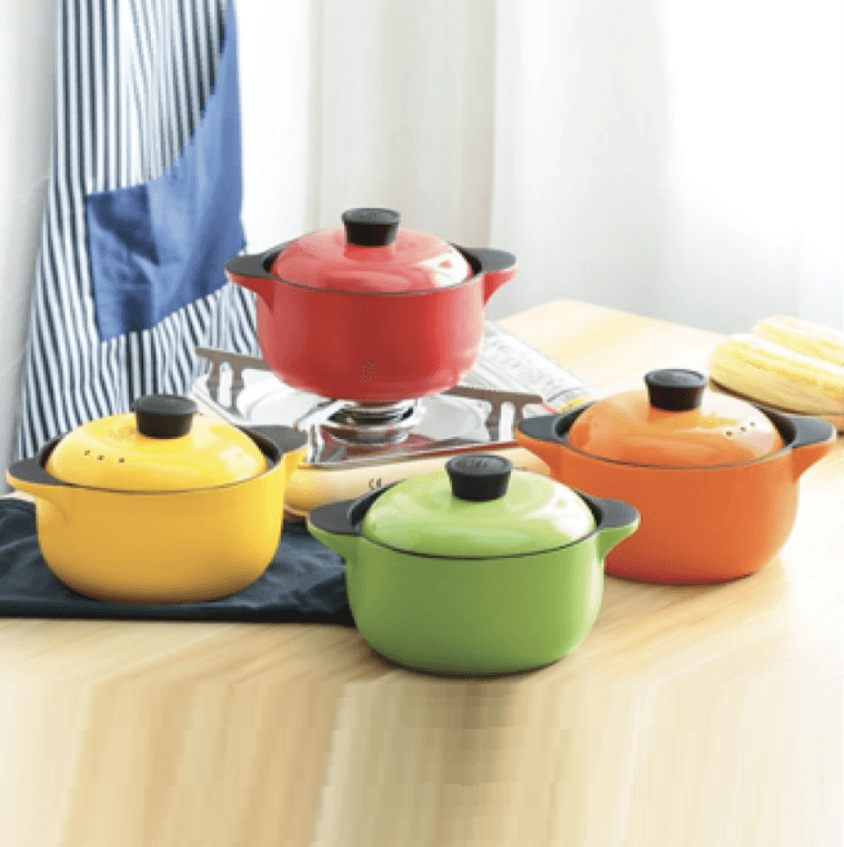 Set de quatre récipients de 2,5 L, chacun d’une couleur différente