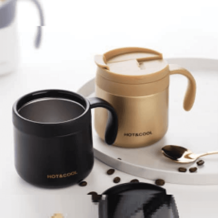Petit thermos isolé de 350 ml, corps cylindrique et bouchon vissé